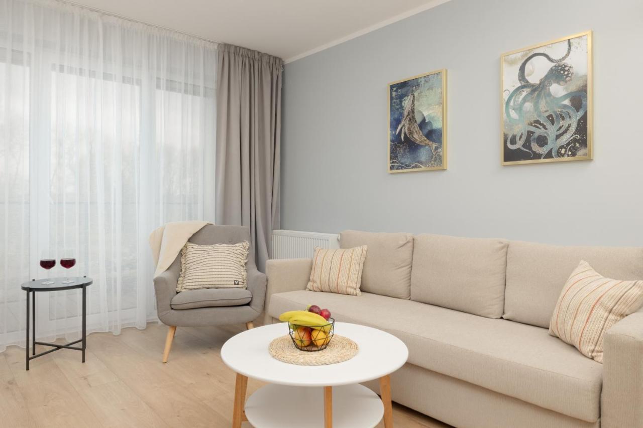Dziwnów Stylish Apartment by the Lake by Renters Exterior foto