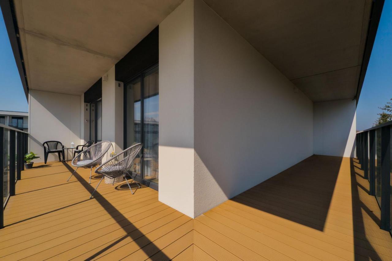 Dziwnów Stylish Apartment by the Lake by Renters Exterior foto